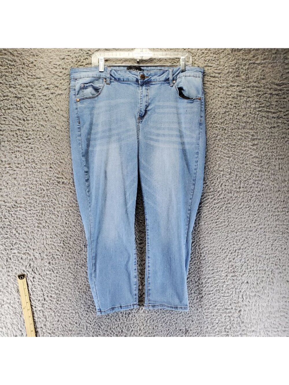 Tahari Jeans Womens 20W Blue Mid-Rise Capri Hannah Stretch Denim *Read*